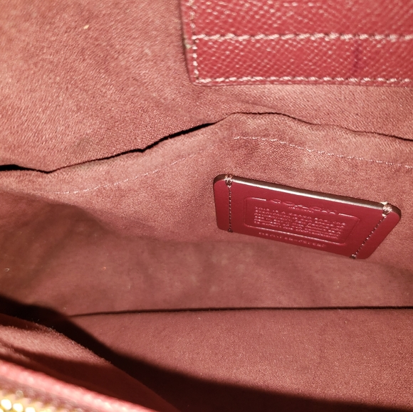 Coach - Picture 6 of 7